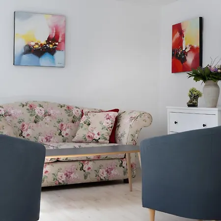 Townhouse In The Heart Of The Of Roses