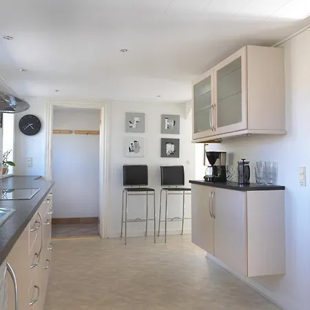 Townhouse In The Heart Of The Of Roses Villaer Mariager