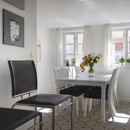Villaer Townhouse In The Heart Of The Of Roses